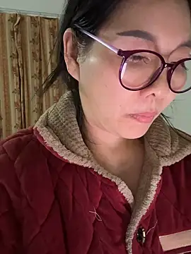 xiiuuff18 Live XXX-Chat