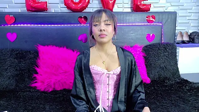 SeraphynLuxora 即時 XXX 聊天