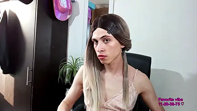 دردشة Andy_Roses الجنسية المباشرة