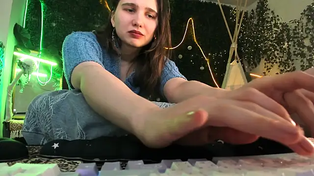 TessaMill Adlı Modelin Canlı XXX Sohbeti