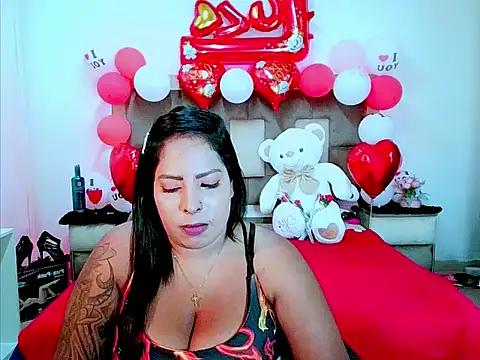 indiantopaz694u's Live XXX Chat