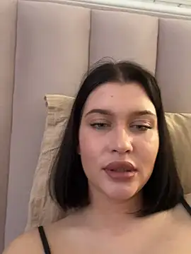 KikiWatson 现场XXX聊天