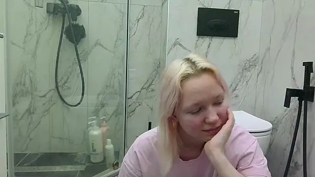 BabyyDolll_ Adlı Modelin Canlı XXX Sohbeti