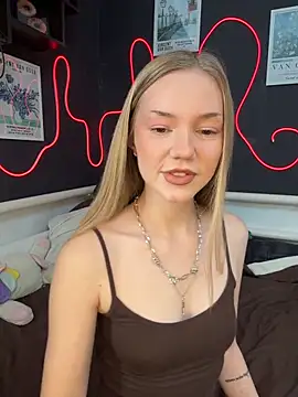 MilaMoone Live XXX Chat