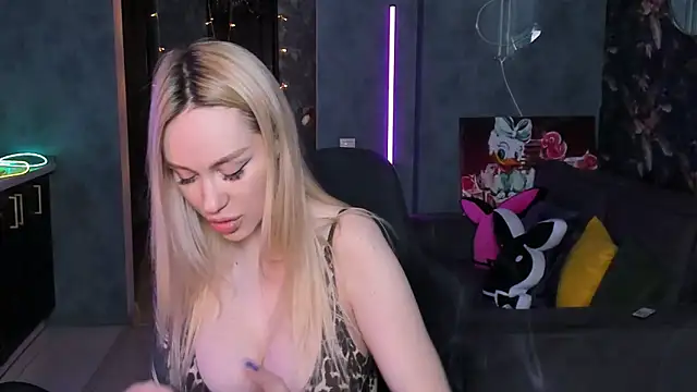 BlckmirrorrのライブXXXチャット