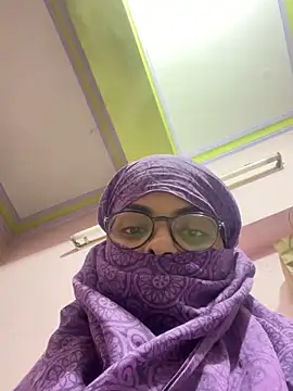 Sandhya_77 élő XXX-chatje