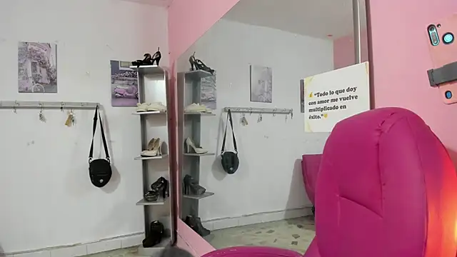 CAMILA--REY élő XXX-chatje