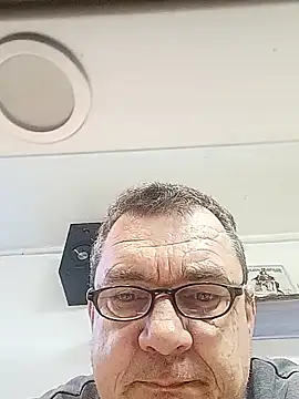 Nobbie444 élő XXX-chatje