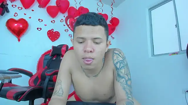 Show modela Steven_and_Camilo18 na web-kameri