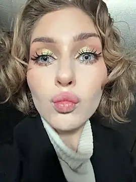 KellyKeler: онлайн-секс-чат