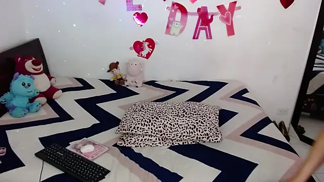 Zoe_small's Live XXX Chat