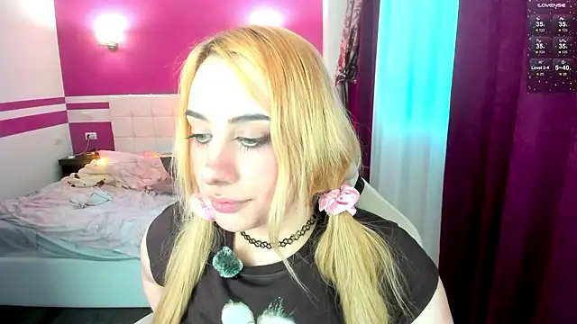 MoranaKit's Live XXX Chat