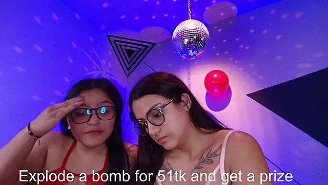 دردشة Lilith_and_Khloe الجنسية المباشرة