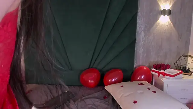 EmiliClarke Live XXX Chat