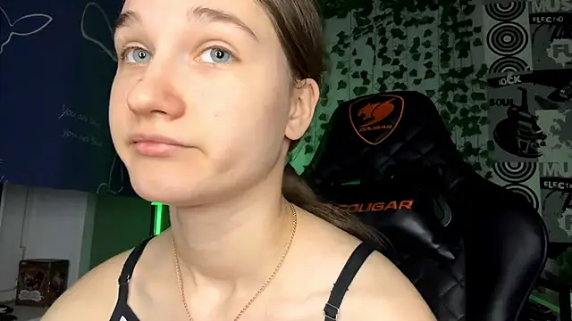 helgicuteness webcam show