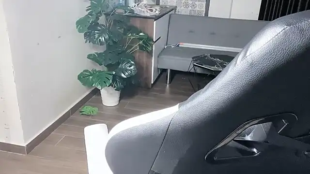 Ni-Ni_2K Live XXX Chat