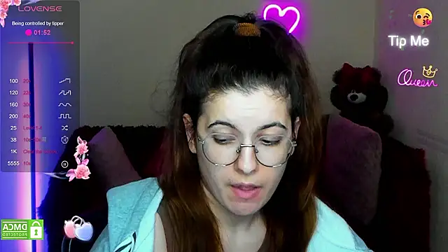 Aminabeatris élő XXX-chatje