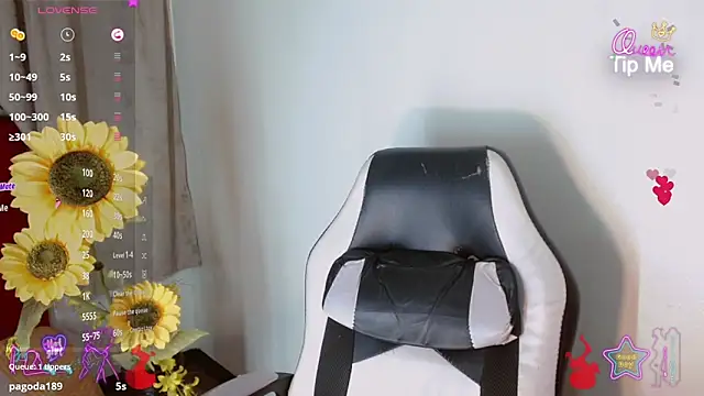 Živý XXX chat AdharaaMoon