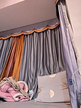 chick-888 Adlı Modelin Canlı XXX Sohbeti