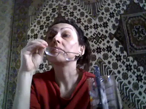 FayInessaKissのライブXXXチャット