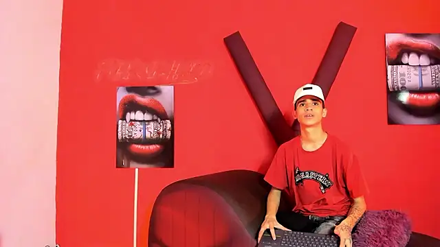 GREEN_BOYS Adlı Modelin Web Kamerası Şovu