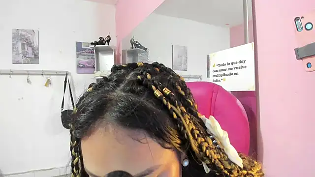 CAMILA--REY élő XXX-chatje