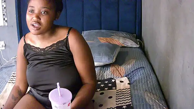 FREAKBARBIE02 Chat XXX live