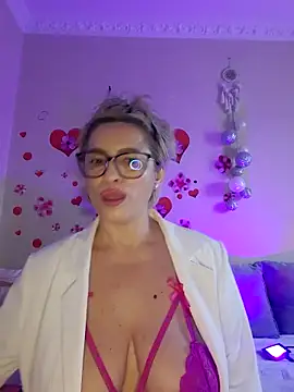 Chat XXX en directo de BellaBellaHot