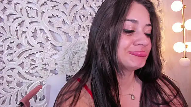 nahomi_sweett élő XXX-chatje