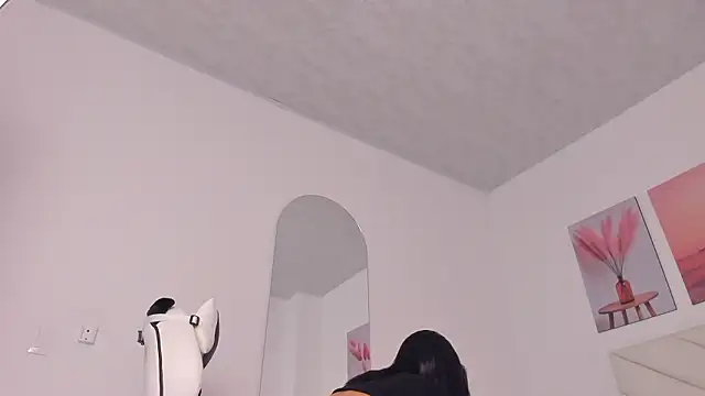 Brianna_bigboobs élő XXX-chatje