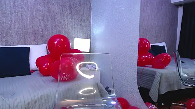 KarinaFlowers_'s Live XXX Chat