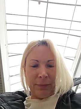 Sunny-Sin Chat XXX live