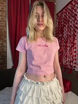 LovelyMiu: онлайн-секс-чат