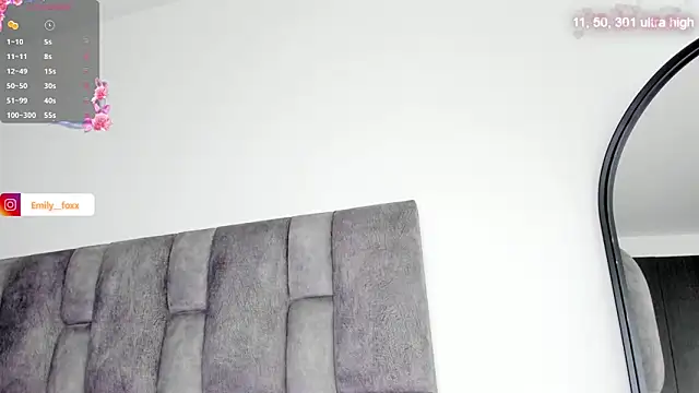 emily_fox1's Live XXX Chat