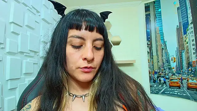 Онлайн чат XXX Naughty_Kittenm