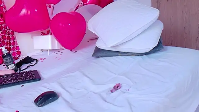 Mia_C Adlı Modelin Canlı XXX Sohbeti