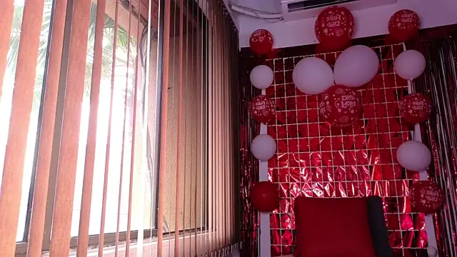 XXX chat uživo modela alondrabigtits