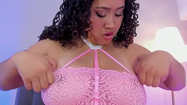 Kylievega_ Chat XXX in diretta