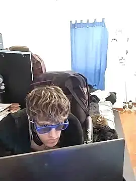 Show modela AnderApp na web-kameri