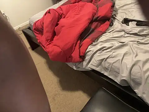 Master-Red Show in webcam