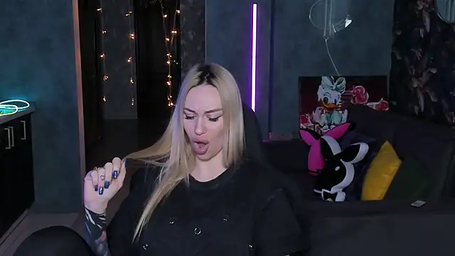 XXX chat uživo modela Blckmirrorr