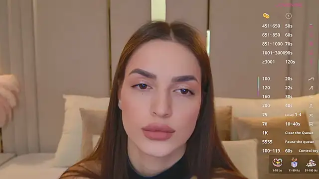 XXX chat uživo modela BellaHalles