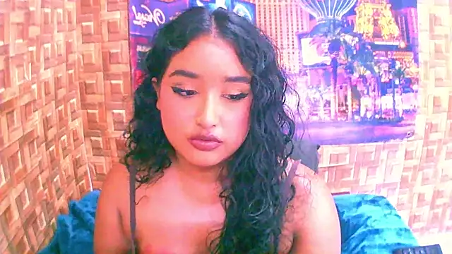 IndianAngel4u Adlı Modelin Canlı XXX Sohbeti