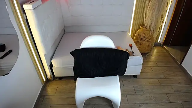 Bruja__Scarlata Live XXX-chat