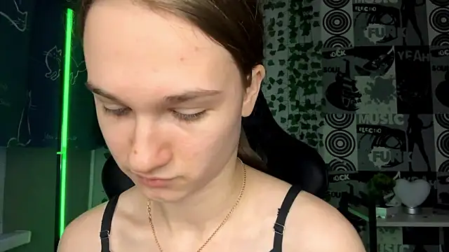 helgicuteness: απευθείας συνομιλία ΧΧΧ