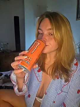 MissLolly92 即時 XXX 聊天