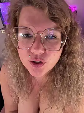 Show de CurvyAnonymousGirl89 na webcam