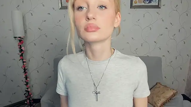 LolaStusse's Live XXX Chat