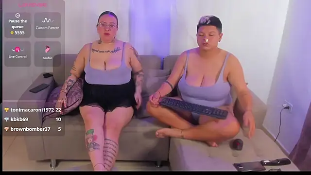 MiaYMolly 라이브 XXX 채팅