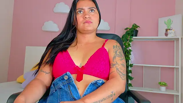 แชท XXX สดของ BriannaCarter__